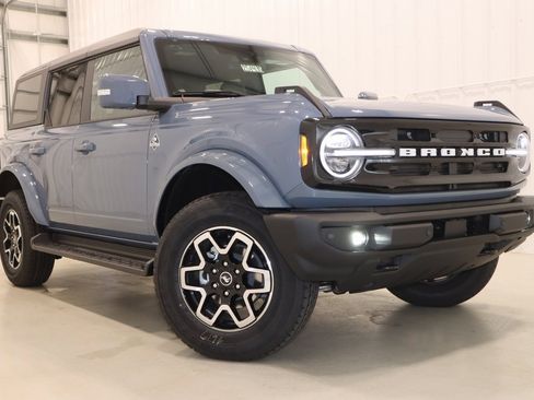 New 2025 Ford Bronco Outer Banks image 32