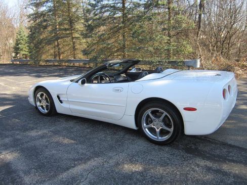 Used 2000 Chevrolet Corvette Convertible w/ Memory Pkg image 29