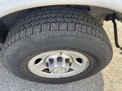 Used 2014 Chevrolet Express 2500 image 26