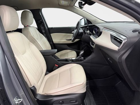 Used 2024 Buick Encore GX Avenir image 12