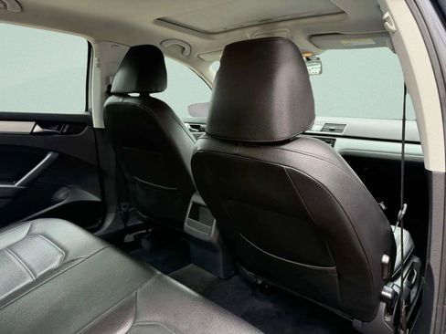 Used 2012 Volkswagen Passat TDI SE image 10