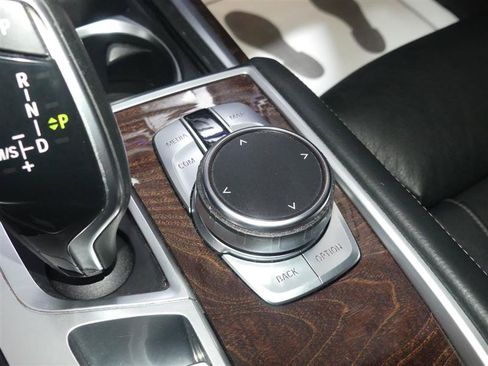 Used 2019 BMW 740i xDrive w/ M Sport Package AWD/4WD image 39
