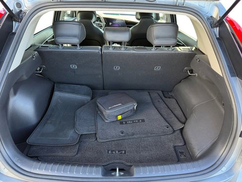 Used 2023 Kia Niro EX w/ EX Cold Weather Package image 17