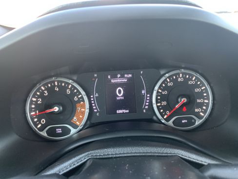Used 2020 Jeep Renegade Latitude FWD image 21
