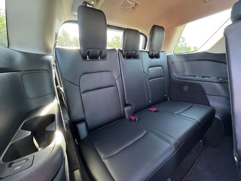 Used 2023 Nissan Pathfinder SL w/ Black Appearance Package AWD/4WD image 14