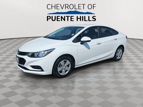 Used 2018 Chevrolet Cruze LS FWD image 4