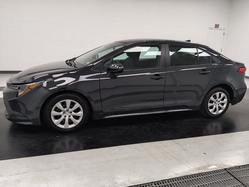 Used 2023 Toyota Corolla LE FWD image 2