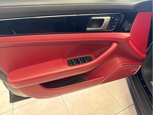 Used 2021 Porsche Panamera image 13