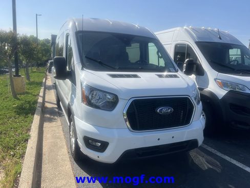 Used 2024 Ford Transit 350 XLT RWD image 4