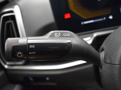 Used 2024 Kia Sorento S image 25