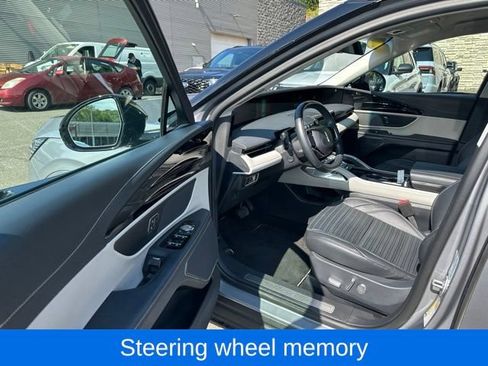 Used 2024 Lincoln Nautilus Reserve AWD/4WD image 13