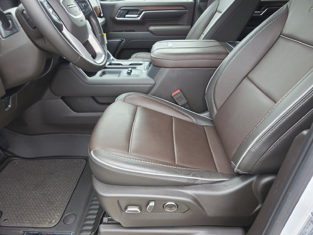 Used 2024 GMC Sierra 2500 Denali w/ Denali Reserve Package AWD/4WD image 11