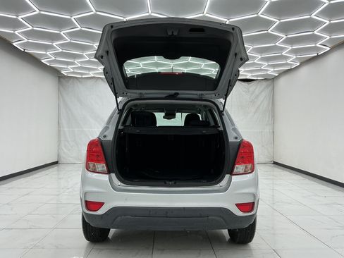 Used 2018 Chevrolet Trax LS FWD image 42