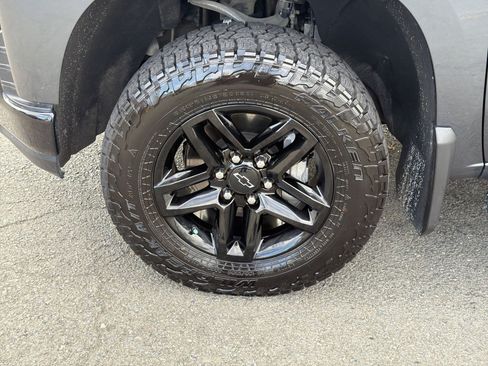 Used 2022 Chevrolet Silverado 1500 LT Trail Boss w/ Convenience Package II AWD/4WD image 12