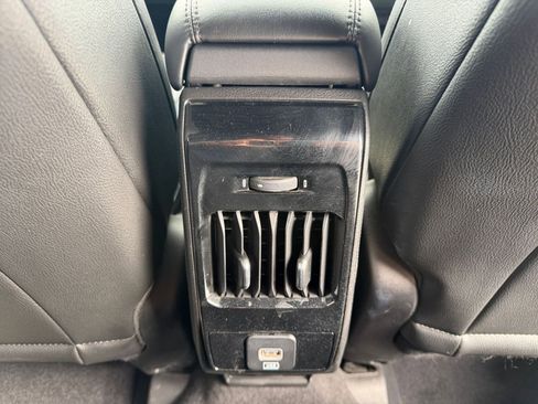 Used 2025 Jeep Compass Limited image 23