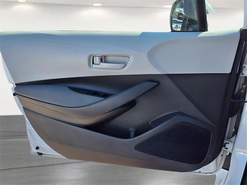 Used 2022 Toyota Corolla LE image 17