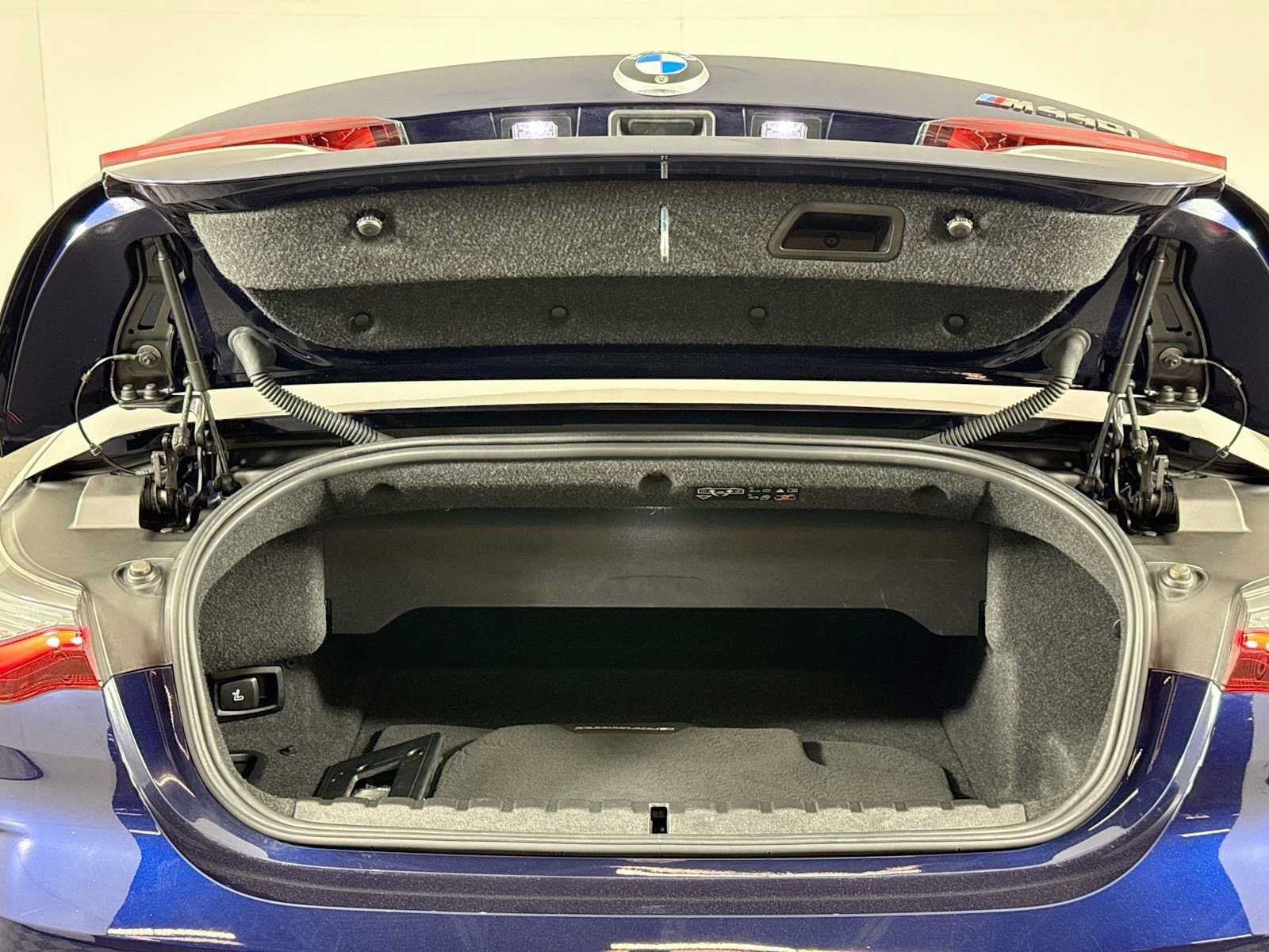 Used 2024 BMW M440i Convertible w/ Premium Package RWD image 22