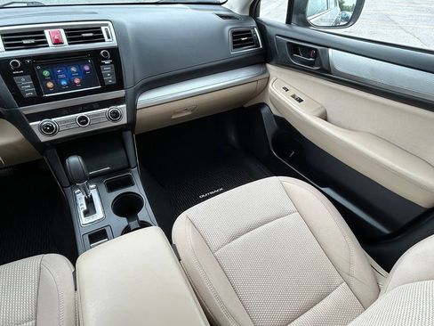 Used 2019 Subaru Outback 2.5i AWD/4WD image 12