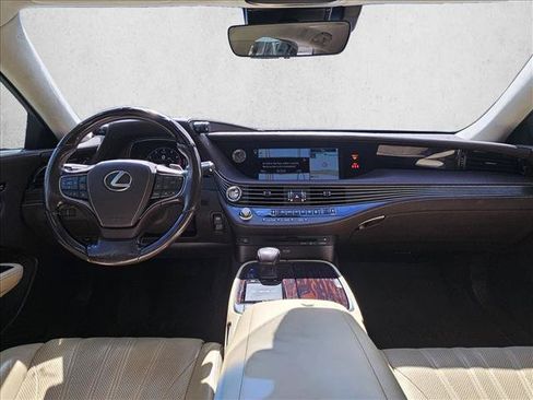 Used 2019 Lexus LS 500 w/ Interior Upgrade Package RWD image 17