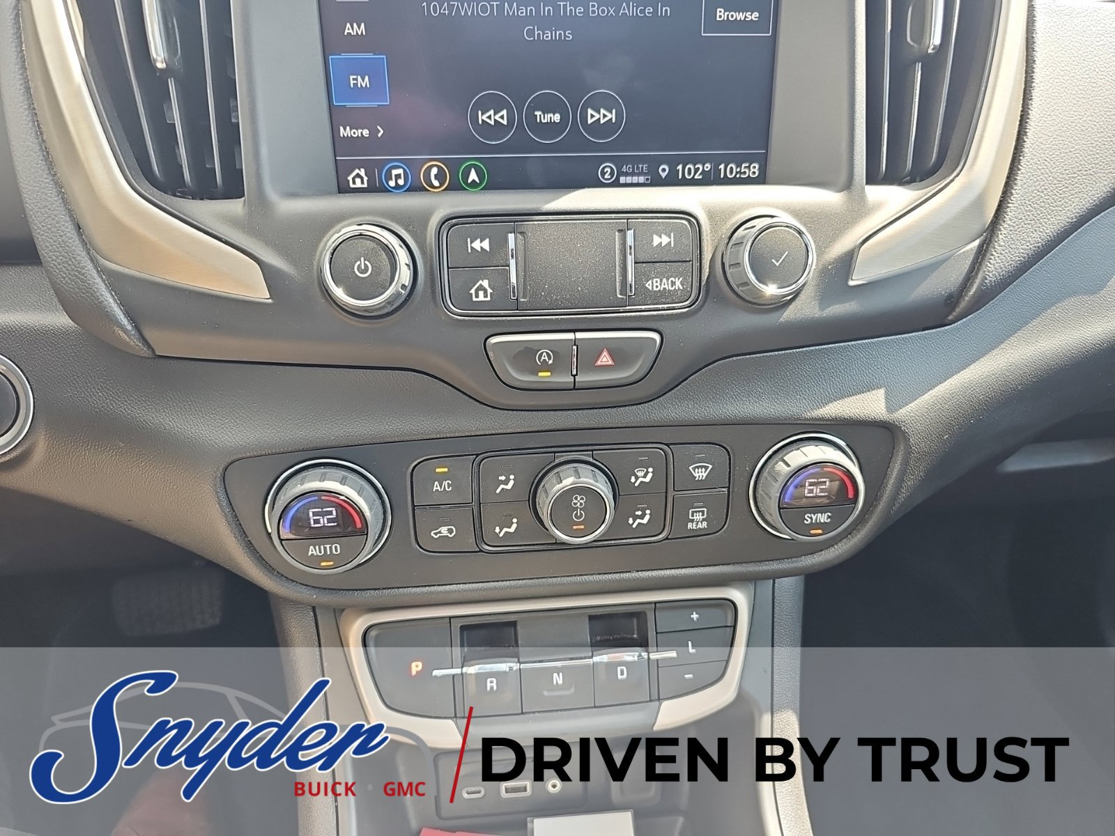 Used 2024 GMC Terrain Denali w/ Denali Premium Package AWD/4WD image 18