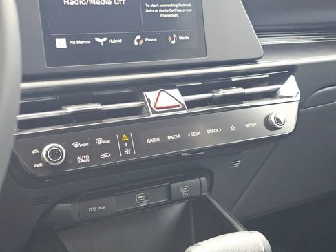 New 2026 Kia Niro LX image 16
