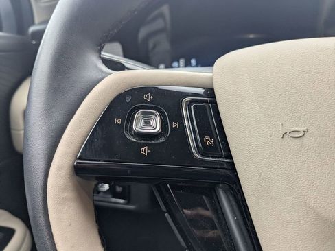 Used 2025 Lincoln Corsair FWD w/ Equipment Group 101A image 14