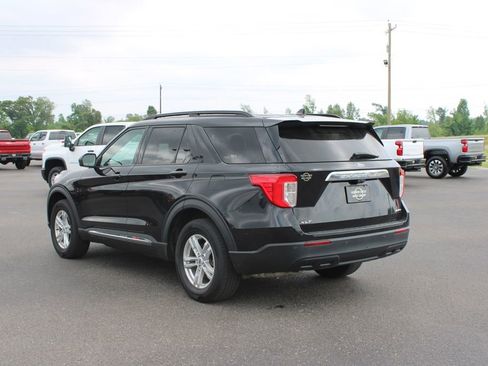 Used 2023 Ford Explorer XLT AWD/4WD image 7