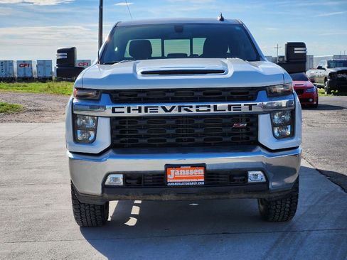 Used 2023 Chevrolet Silverado 2500 LT w/ Convenience Package AWD/4WD image 4