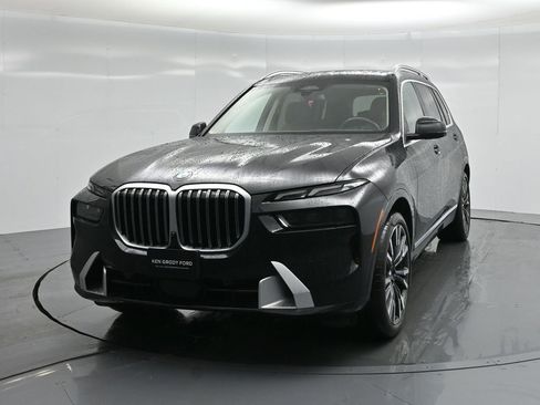 Used 2023 BMW X7 xDrive40i w/ Parking Assistance Package image 56