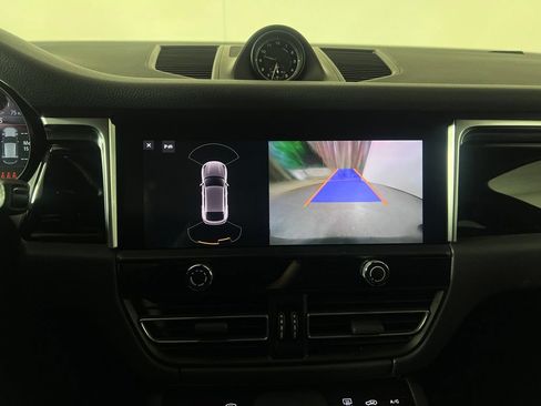 Certified 2023 Porsche Macan Turbo AWD/4WD image 32