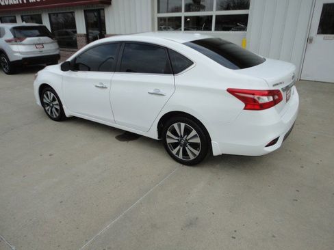 Used 2019 Nissan Sentra SV w/ Special Edition Package image 12
