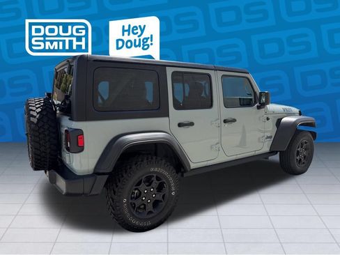 Used 2023 Jeep Wrangler Unlimited w/ Cold Weather Group AWD/4WD image 4