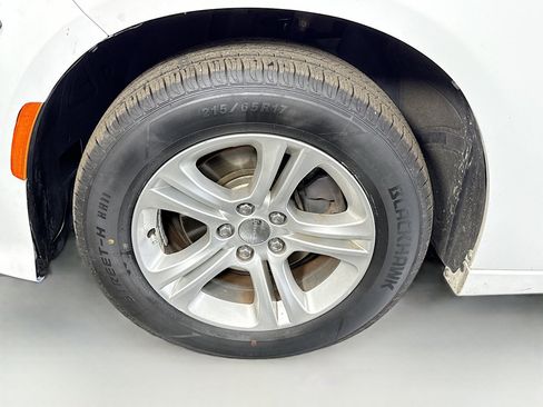 Used 2020 Dodge Charger SXT w/ Leather Interior Group image 38