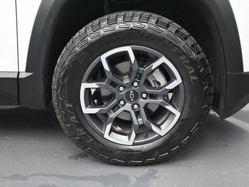 Used 2026 Chevrolet Equinox ACTIV w/ Convenience Package III FWD image 33