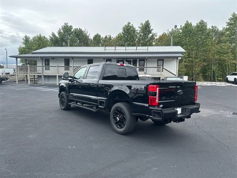 New 2026 Ford F250 Lariat w/ Black Appearance Package image 7