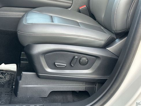 New 2025 Ford Explorer Active w/ Active Comfort Package image 13