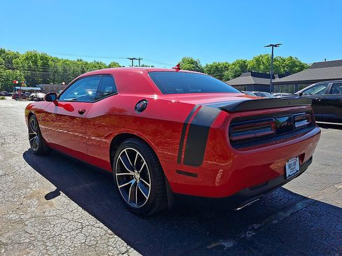 Used 2016 Dodge Challenger R/T Scat Pack RWD image 21