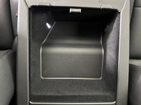 Certified 2025 Porsche Cayenne AWD/4WD image 34