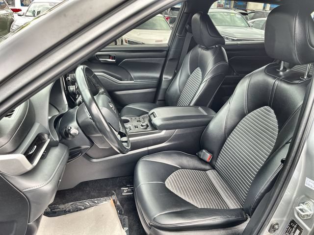 Used 2023 Toyota Highlander XSE AWD/4WD image 15
