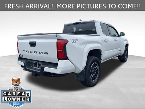 Used 2025 Toyota Tacoma TRD Sport image 4