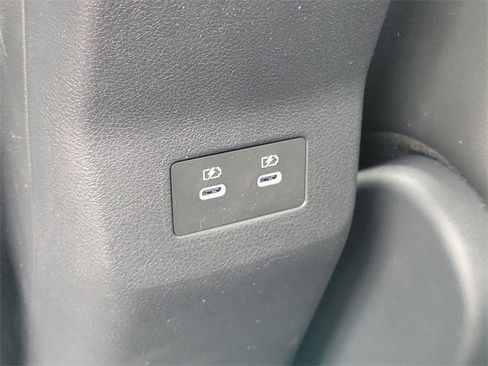 New 2025 Nissan Kicks SR image 21