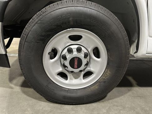 Used 2024 GMC Savana 2500 w/ Driver Convenience Package RWD image 18