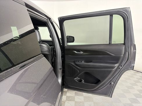Used 2023 Jeep Grand Cherokee L Laredo AWD/4WD image 28