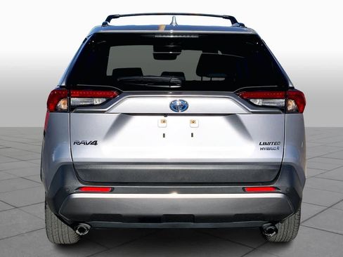 Used 2021 Toyota RAV4 Limited image 4