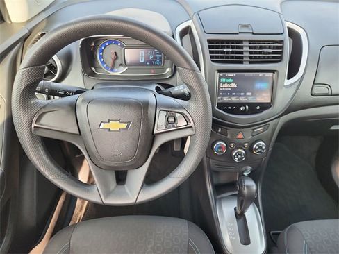 Used 2015 Chevrolet Trax LS image 11