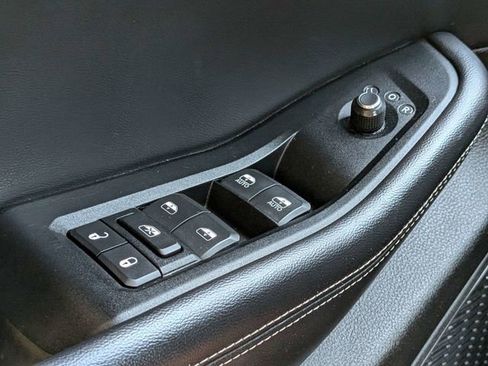 Used 2024 Jeep Grand Cherokee Altitude AWD/4WD image 24