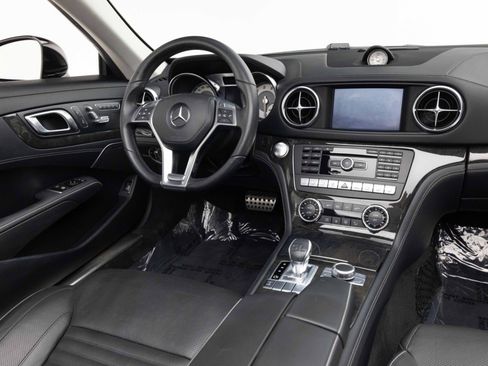 Used 2014 Mercedes-Benz SL 550 image 12