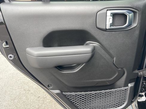 New 2026 Jeep Gladiator Willys AWD/4WD image 25