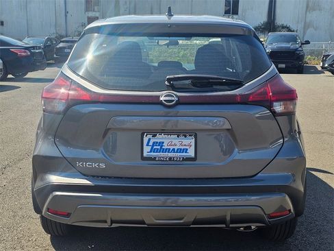 New 2025 Nissan Kicks Play S image 6