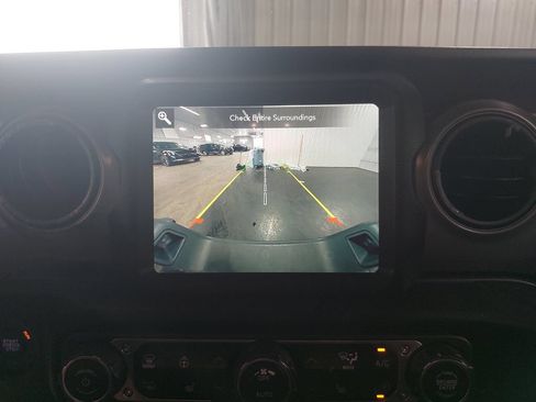 Used 2022 Jeep Gladiator Sport AWD/4WD image 24